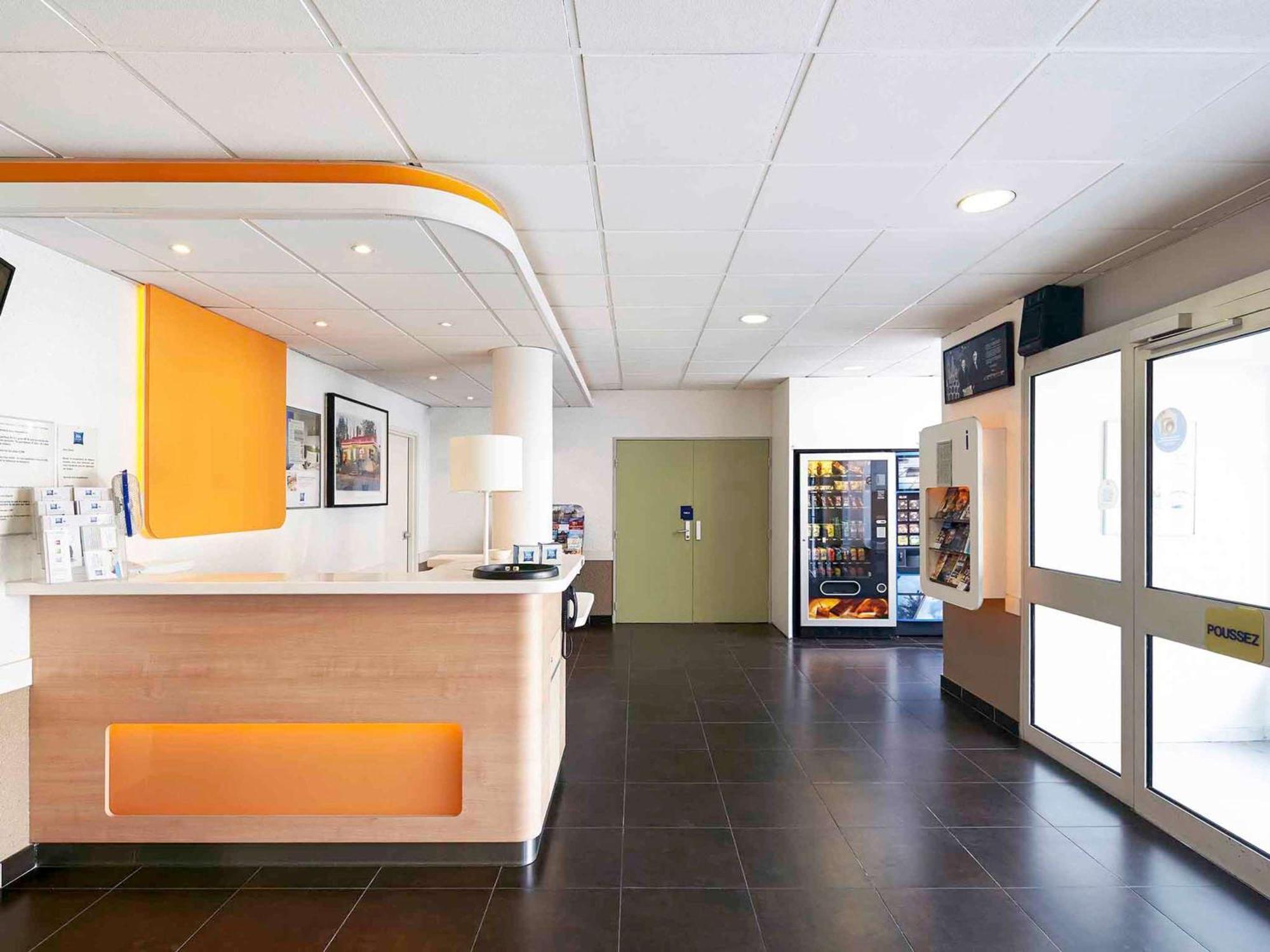 Ibis Budget Blois Centre Esterno foto